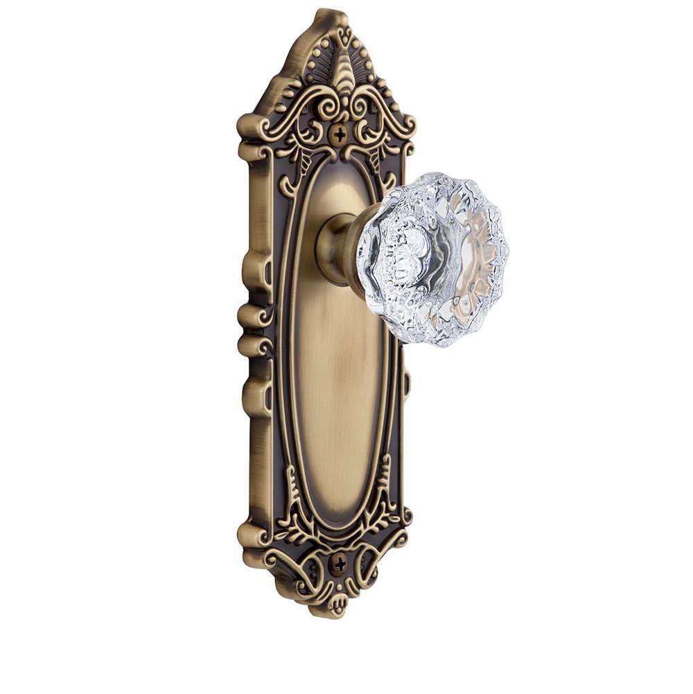 Grandeur Hardware Grandeur - Privacy Knob - Grande Victorian Plate with Fontainebleau Crystal Knob in Vintage Brass